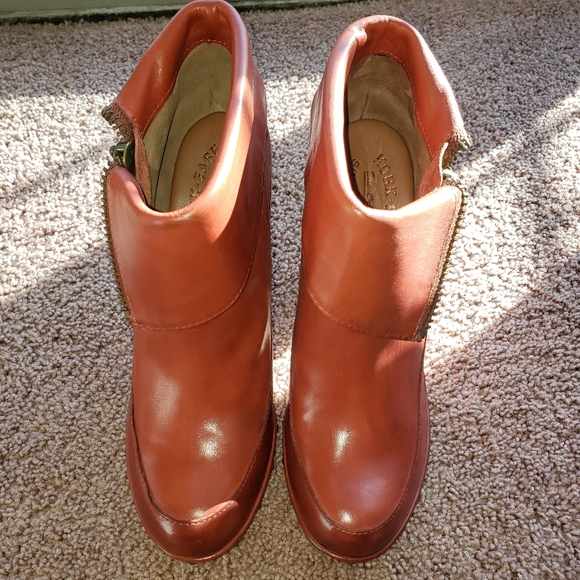 NWOB Kork Ease Ryanne Bootie! - Picture 8 of 8